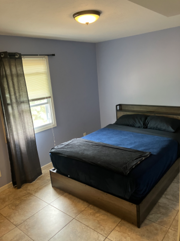 Foto del edificio - 2442 Cedarwood Ave