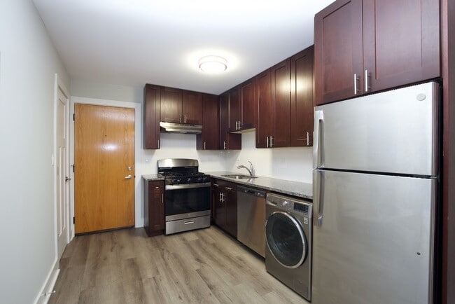 Building Photo - 725 St Johns Ave