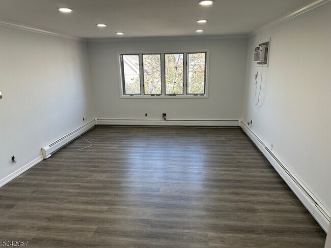 Foto del edificio - 311 Monroe St