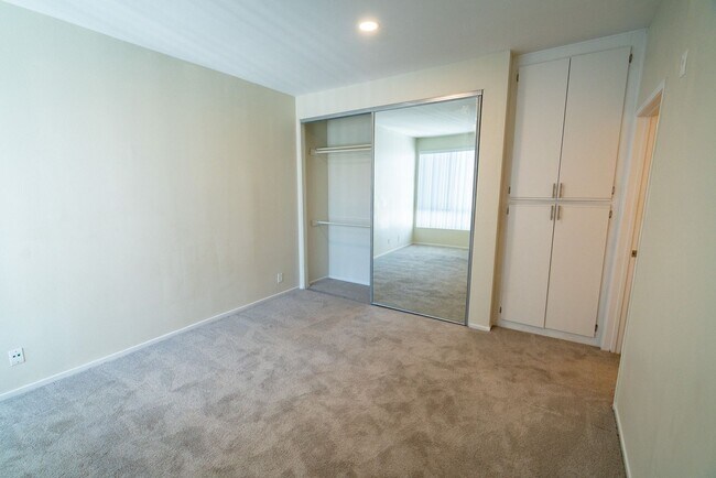 Interior Photo - 845 S. Kingsley