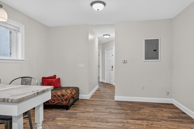 Building Photo - 1111 Boylston St