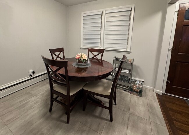 Building Photo - 80 Hickory Rd