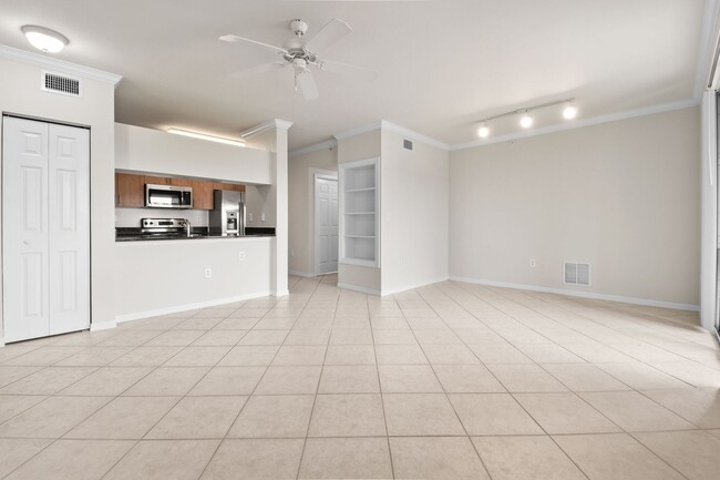 Foto del edificio - Stylish and luxurious 1-bedroom, 1-bath co...