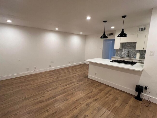 Foto del edificio - 505 W 7th St