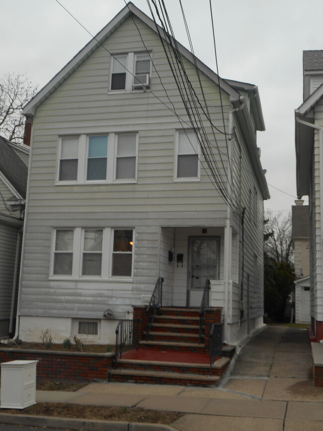 Front - 12 Campbell Ave