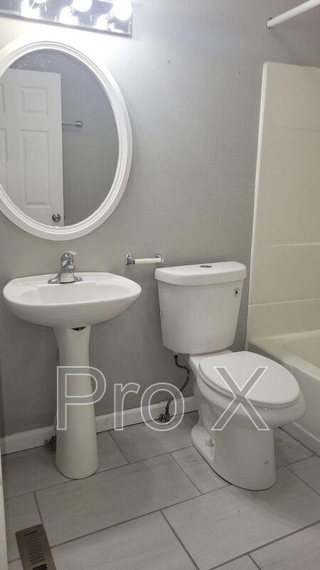 Foto del edificio - 102 W Washington St