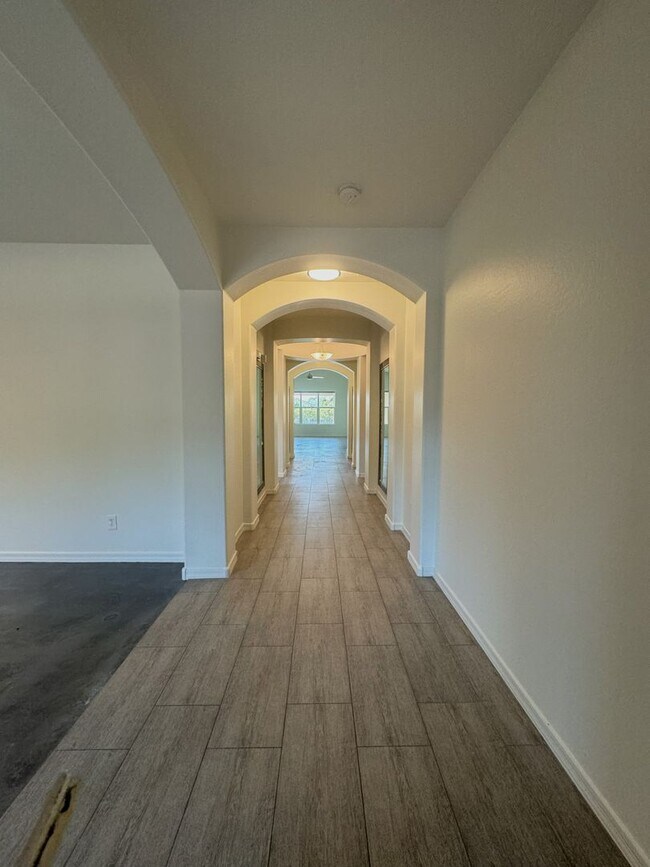 Foto del edificio - STUNNING 3 BEDROOM HOME AT BASE OF SOUTH M...