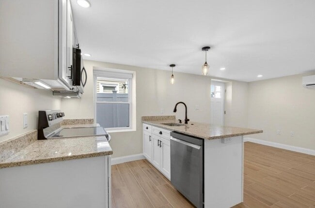 Foto del edificio - 17 Kingman Ave