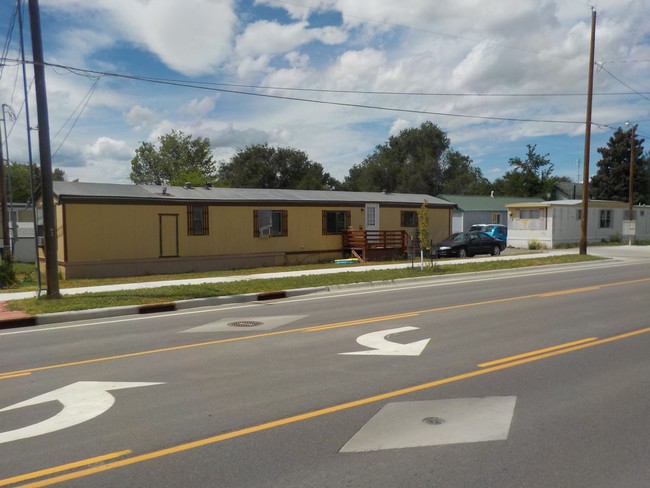 Building Photo - BENCH COURT MOBILE HOME PARK