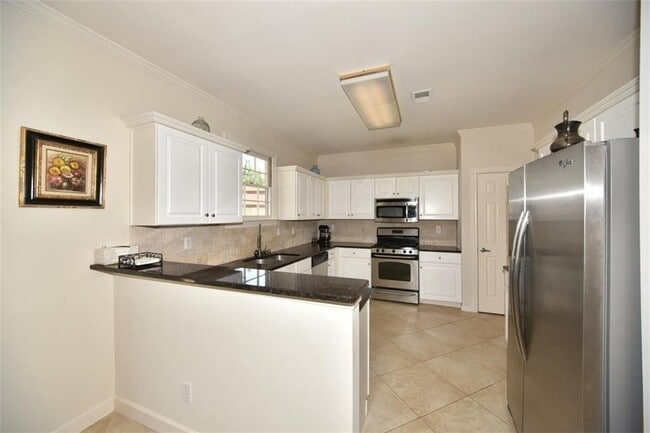 Building Photo - 3670 River Trace Dr