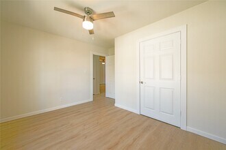 Building Photo - 912 Church St