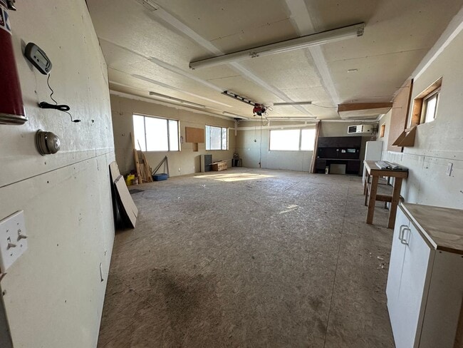 Foto del edificio - 1731 Lakeshore Dr