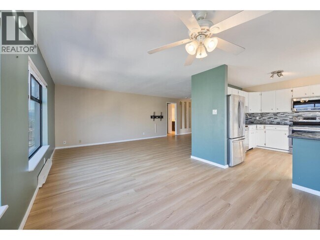 Building Photo - 615 Belmont St