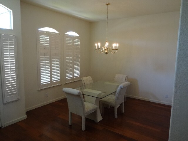 Foto del edificio - NICE SINGLE STORY HOME WITH 3 BEDROOMS, 2 ...