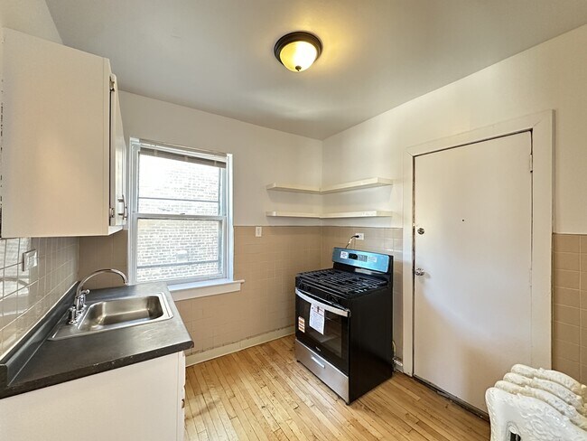 Foto del edificio - 7147 S Constance Ave