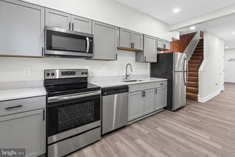 Building Photo - 900 Bennett Pl