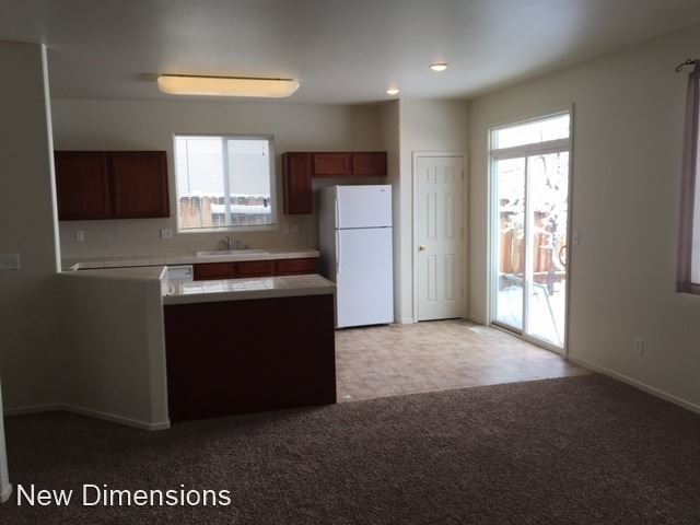 Building Photo - 4 br, 2.5 bath House - 2130 Sapphire Ridge...