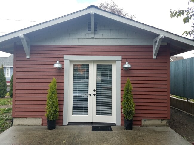 Photo - Studio Apartment in Poulsbo - All Utilitie...