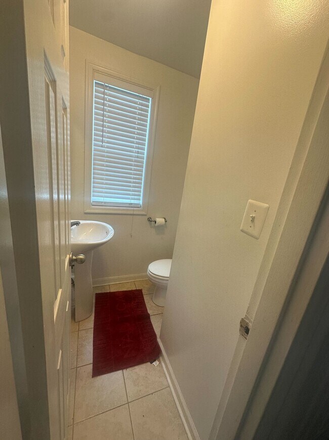 Photo - 2301 Iverson St Townhome