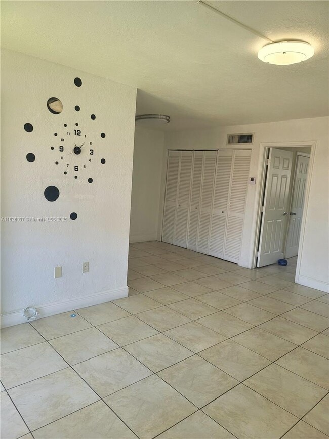 Building Photo - 3800 SW 102nd Ave
