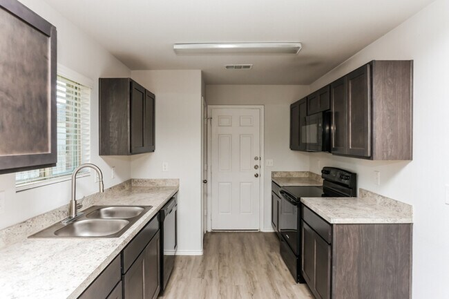 Foto del edificio - 1607 Mark Ln