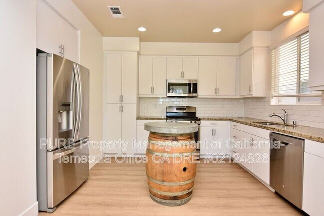 Building Photo - 27784 Avenida Avila