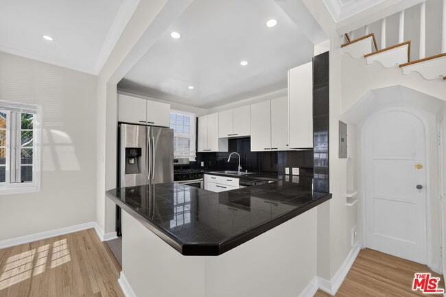 Building Photo - 215 S Gale Dr