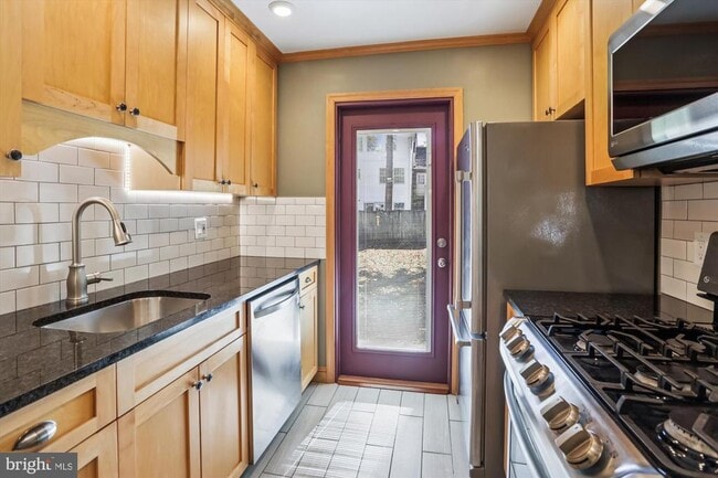 Building Photo - 4406 Rosedale Ave