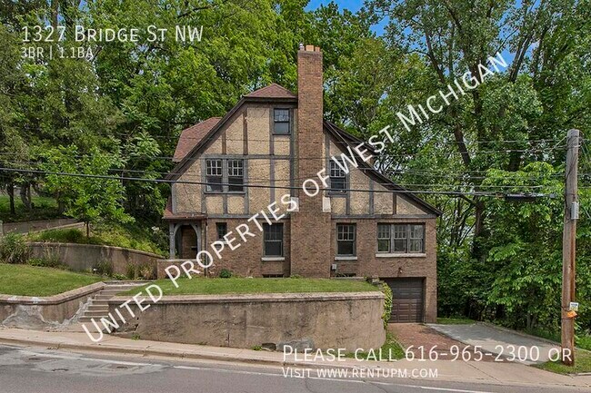 Building Photo - 1327 Bridge St NW