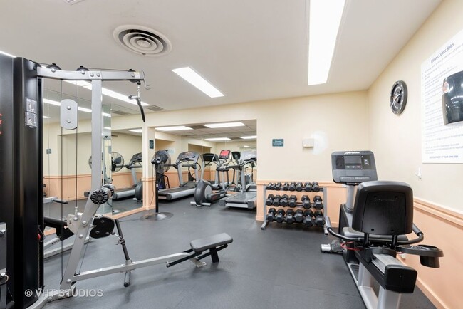Foto del edificio - 3950 N Lake Shore Dr