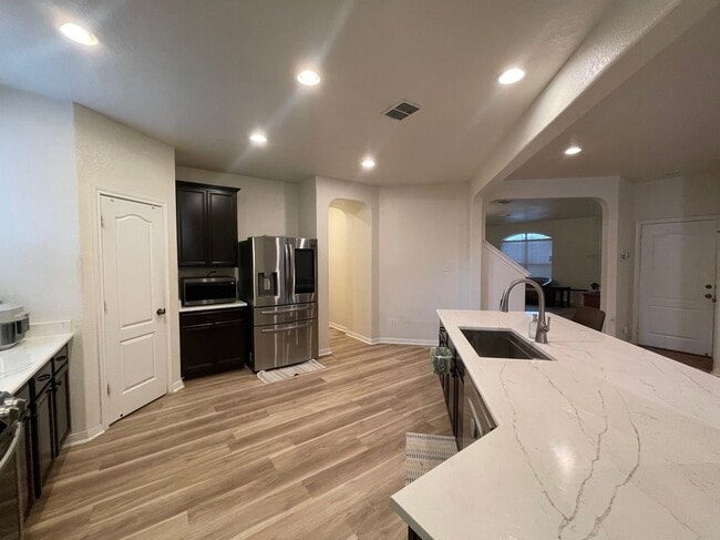 Building Photo - 4539 Fern Hl