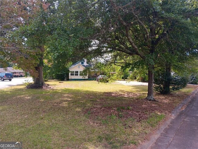 Foto del edificio - 406 Brookwood Dr