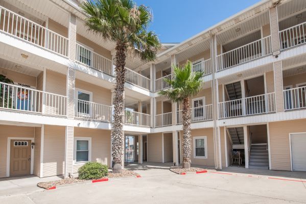 Foto del edificio - 14427 Compass St