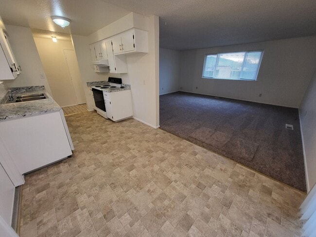 Building Photo - 4993 August Dr