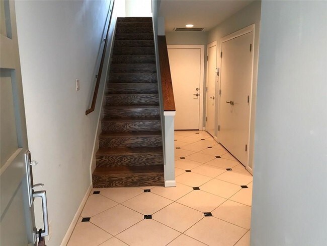 Foto del edificio - 708 Arch Adams Ln