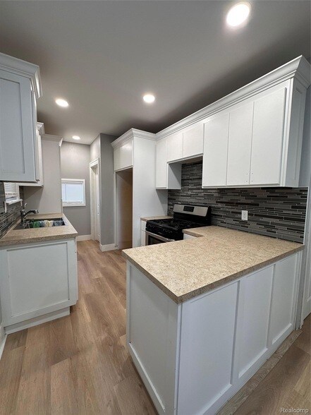 Foto del edificio - 2286 Tuxedo St