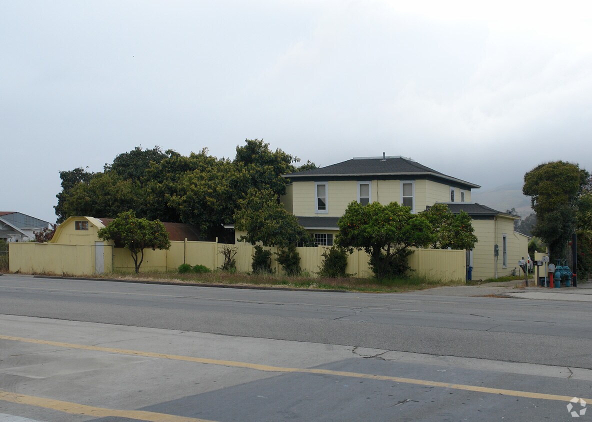 2025 N Ventura Ave, Ventura, CA 93001 2025 N Ventura Ave Ventura, CA