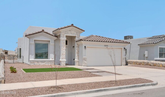 Foto del edificio - 13095 Emerald Hls Ave