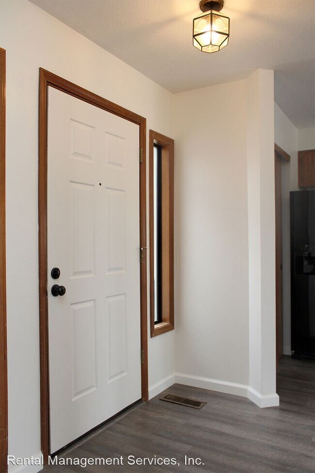 2 br, 1.5 bath House 4399 Imperial Drive House Rental in West Linn