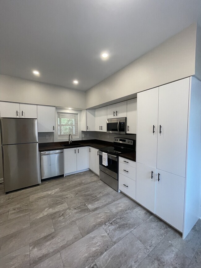 Foto del edificio - 595 W 17th St