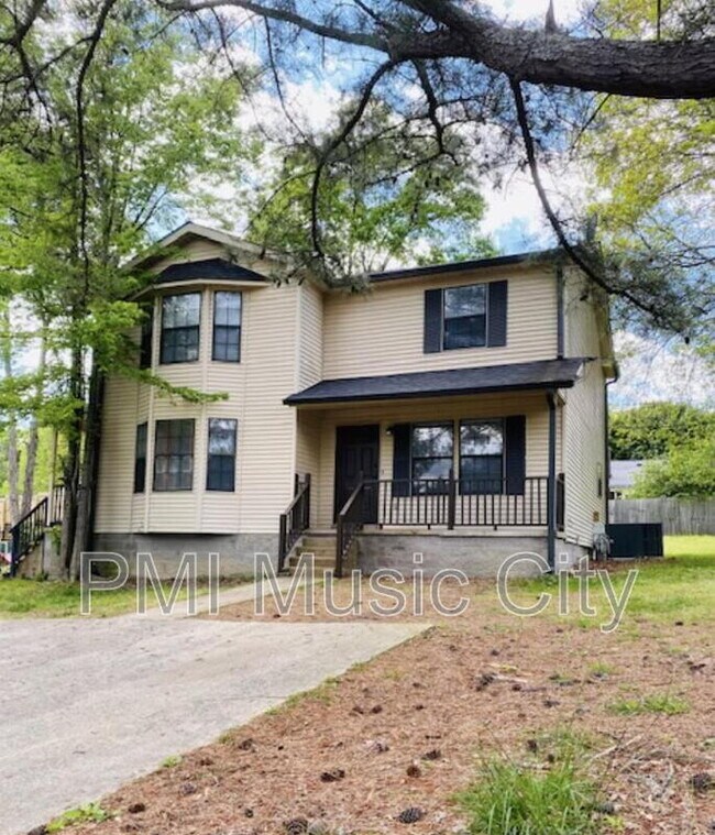 Building Photo - 206 Reeves St