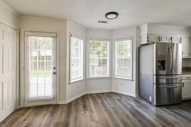 Foto del edificio - 9406 Slezenger Ln