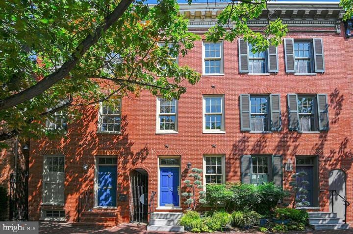 Primary Photo - 40 E Montgomery St