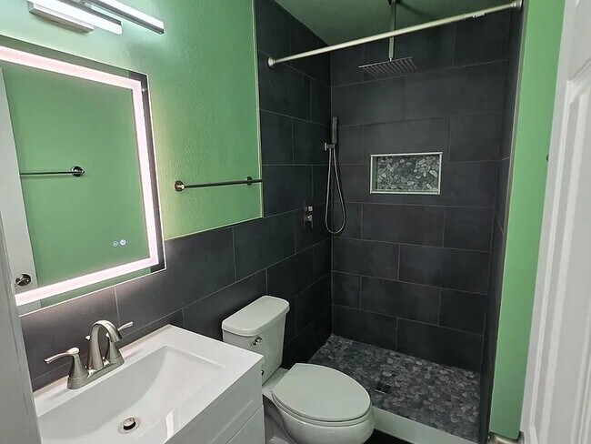 Foto del edificio - 3848 Berkshire Ct