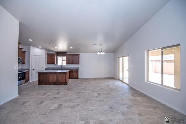 Building Photo - 12527 E 49th Dr
