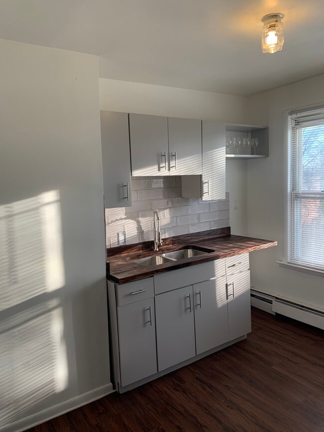 Building Photo - 3914 Maine Ave