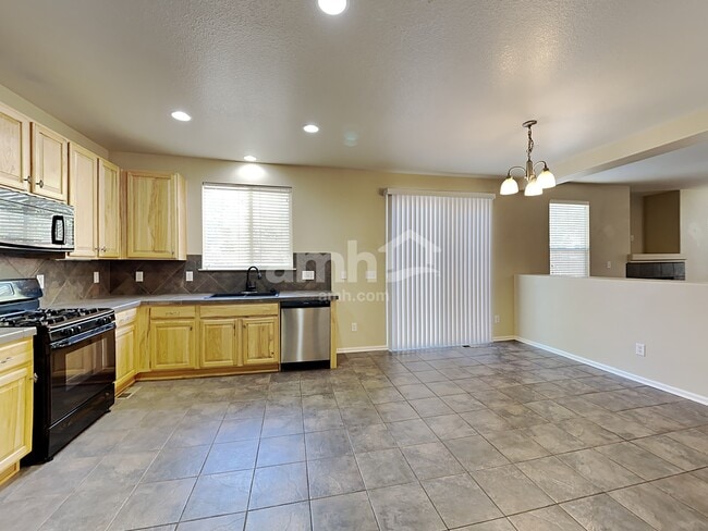 Foto del edificio - 451 Baler Ct