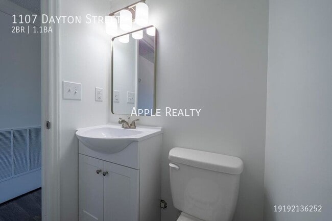 Foto del edificio - 1107 Dayton St