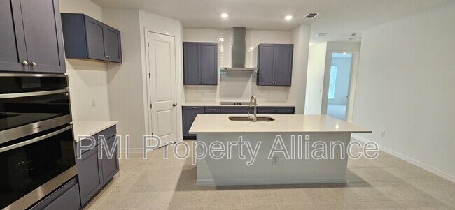 Foto del edificio - 3149 Voyager Ave