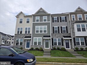 Building Photo - 4928 Dunhaven Dr